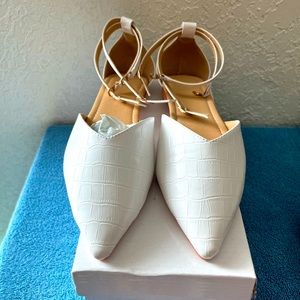 White flats size 10